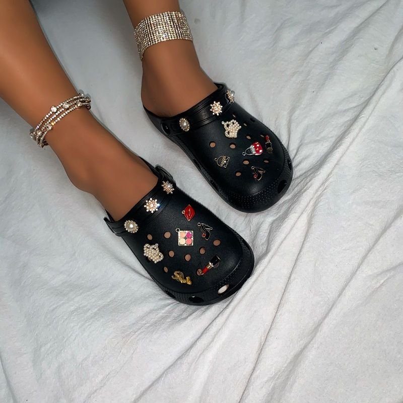 Women Fashion Rhinestone Floral Muffin Hole Slippers