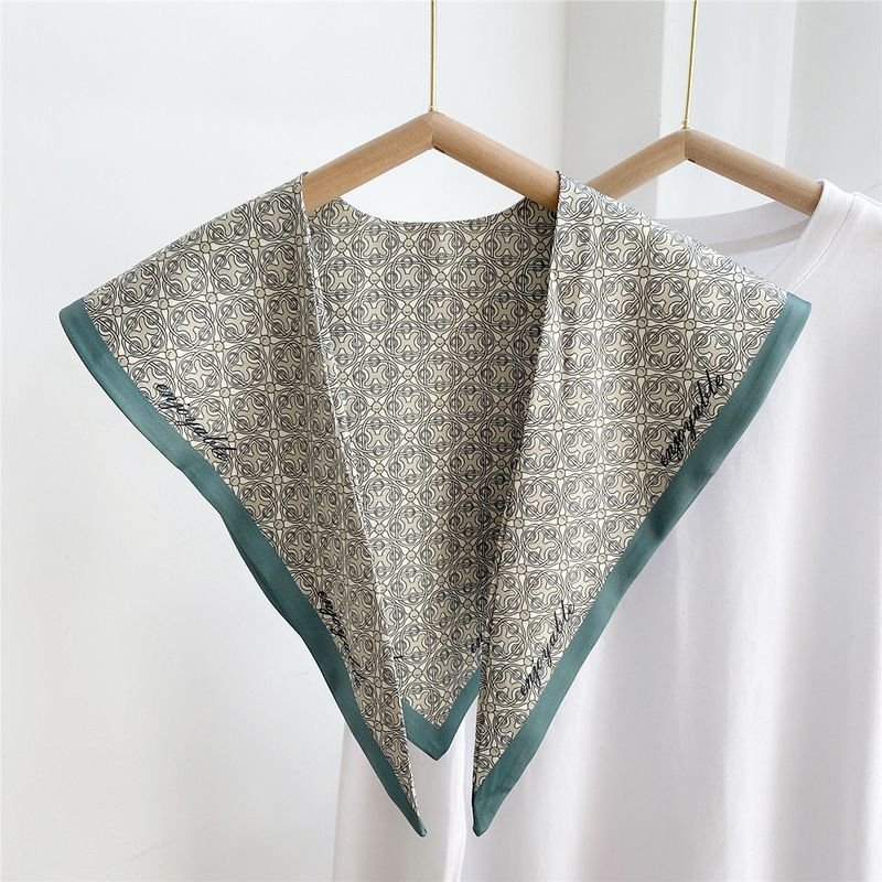 Women Fashion Landscape Print Triangle Scarf Shawl